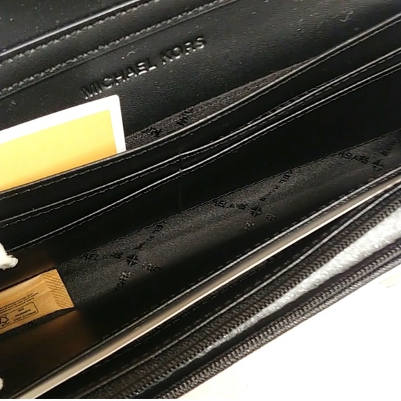 🔥NWT MICHAEL KORS BLACK STAFFAINO CONVERTIBLE CROSSBODY!🔥 - Picture 6 of 14